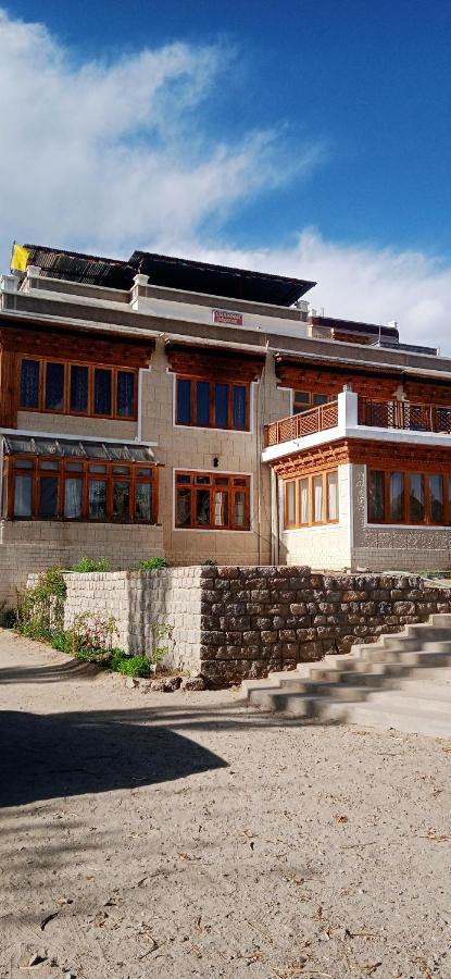 Lhardak Home Stay Léh Exteriér fotografie
